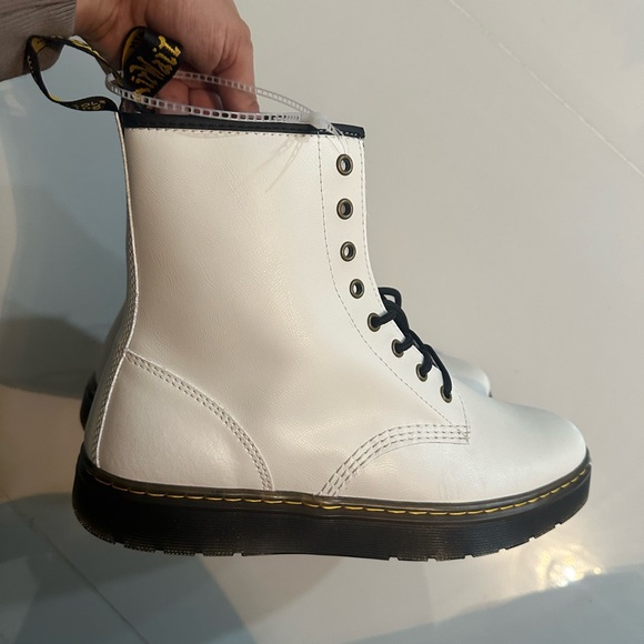 Dr. Martens - Picture 2 of 4